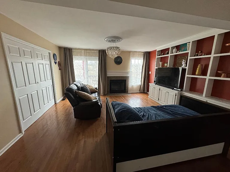 18 E Countryside Dr — Photo 13