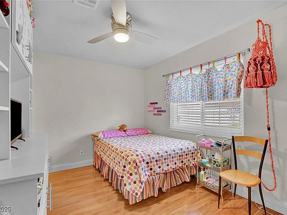 4th image of 2120 Chertsey Dr Unit D