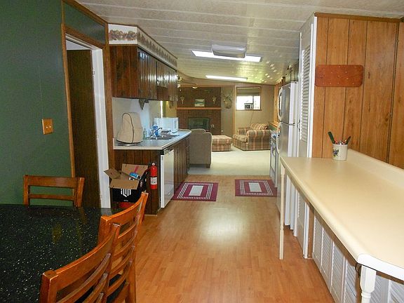 4th image of 228 Forest Dr