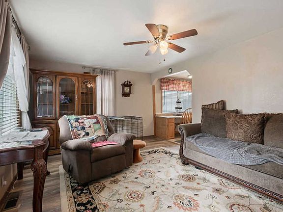 3rd image of 2223 E Dalke Ave