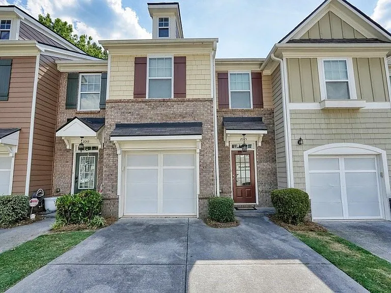2045 Lakeshore Overlook Dr — Photo 4