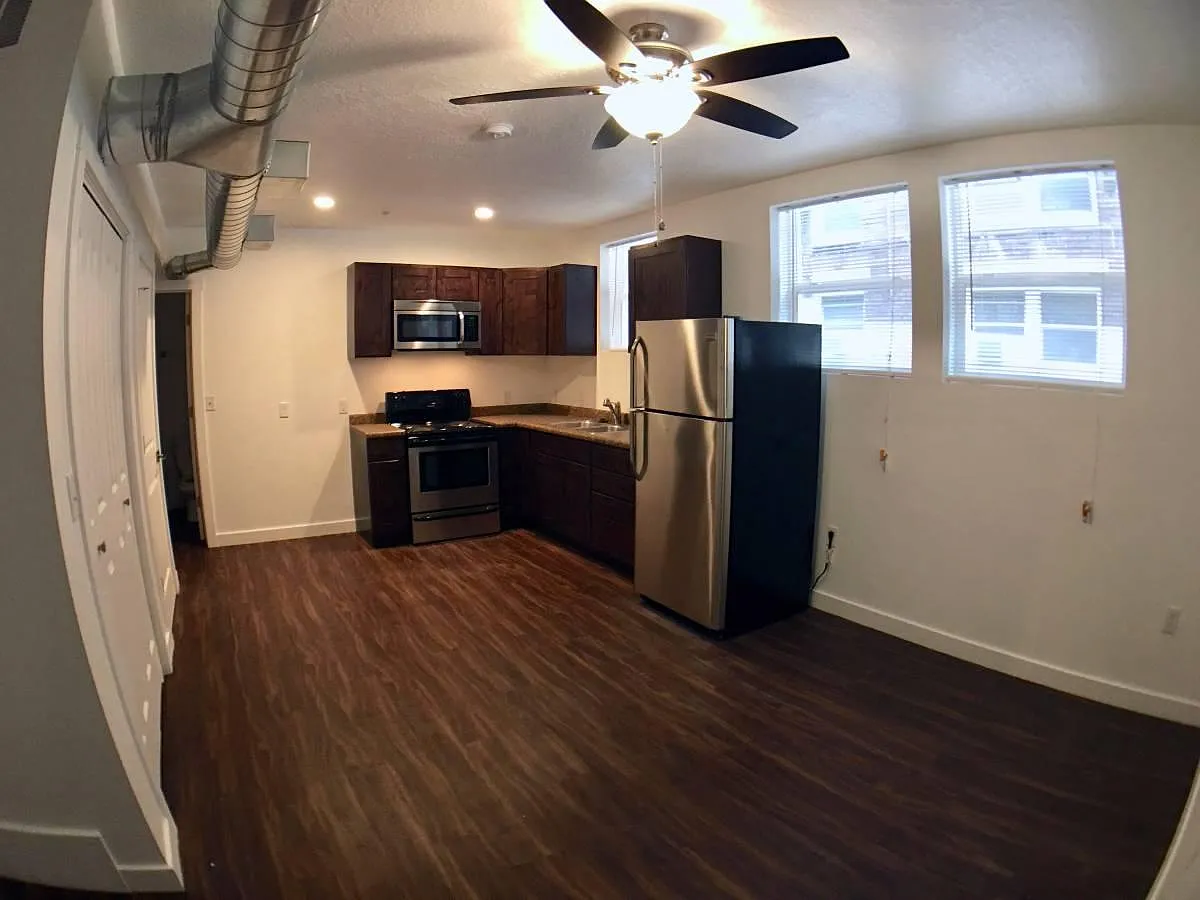 Studio, 350 sqft, $900 — Photo 4