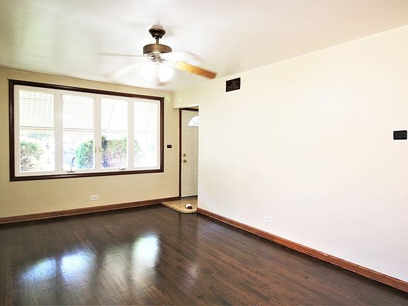 3rd image of 2850 W 99th St