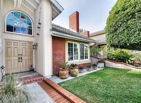 3rd image of 25652 Eastwind Dr