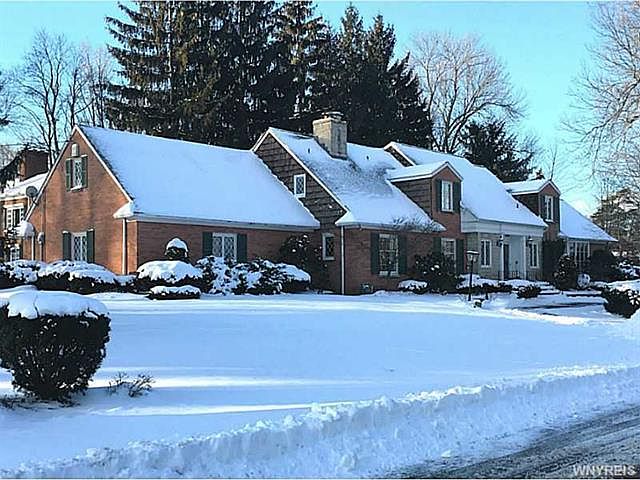 2nd image of 10 Elmhurst Rd