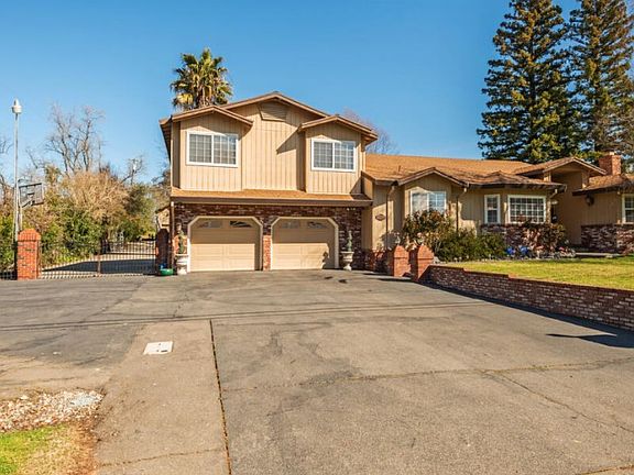 4th image of 8033 Twin Oaks Ave