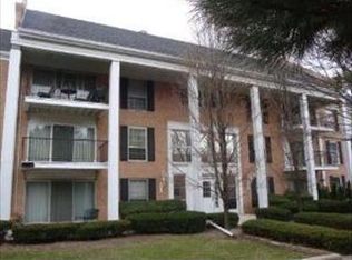 5500 Carriageway Dr APT 102-C, Rolling Meadows, IL 60008