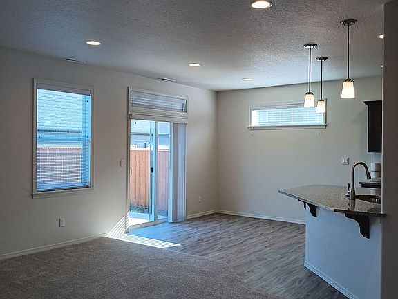 4th image of 882 Ponderosa St
