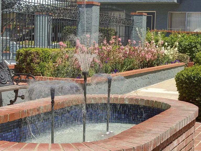 Casa De Helix Apartments — Photo 9