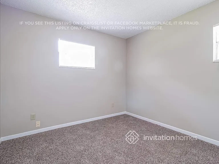 409 S Hawthorn Cir — Photo 12