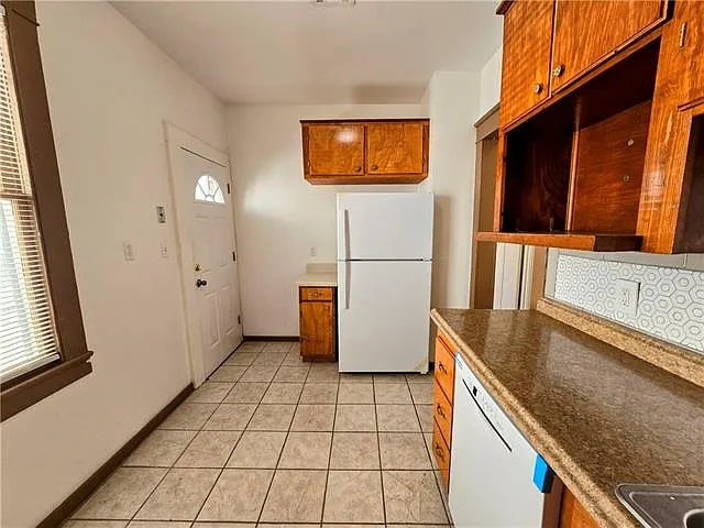 2915 Carondelet St — Photo 9