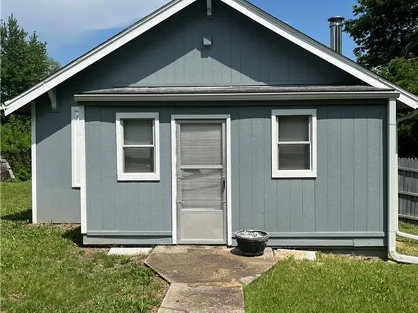 4501 Spruce Ave, Kansas City, MO 64130