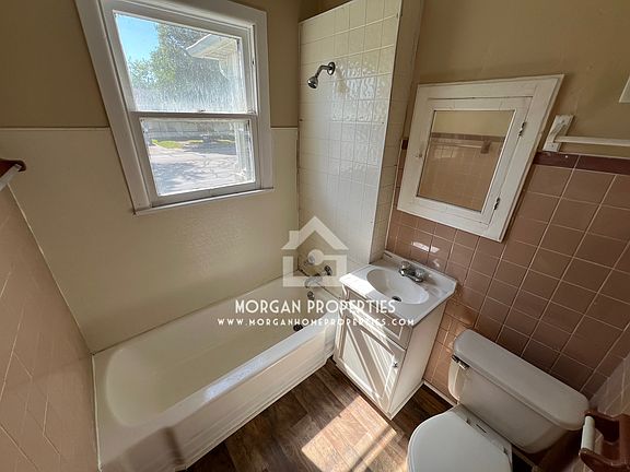 4th image of 3002 Columbus Ave #1/2