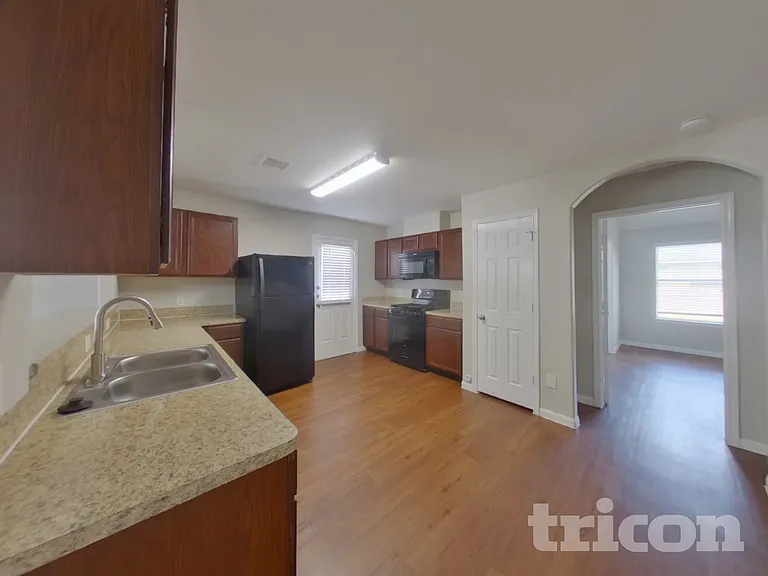 21434 Jamals Way — Photo 5