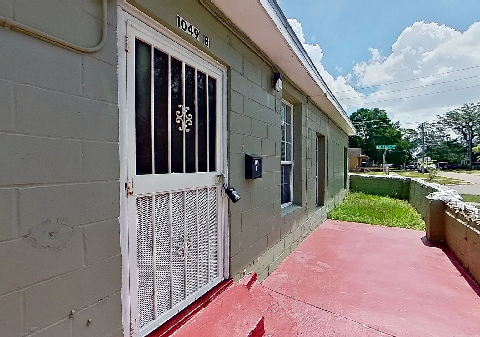1049 Pippin St. Unit B — Photo 4