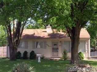 3917 S Park Dr, Belleville, IL 62226