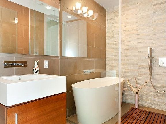 2nd image of 525 Borden Ave #2D