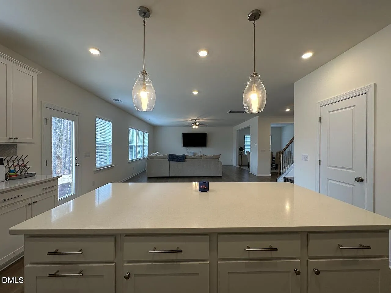 4 bed, 3.5 bath, 3063 sqft, $2,595 — Photo 4