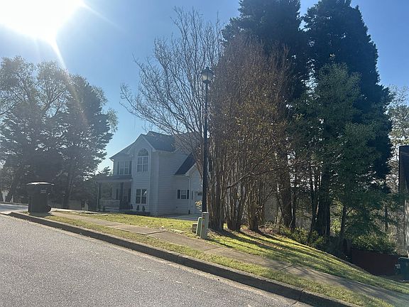 2nd image of 420 Georgian Hills Dr