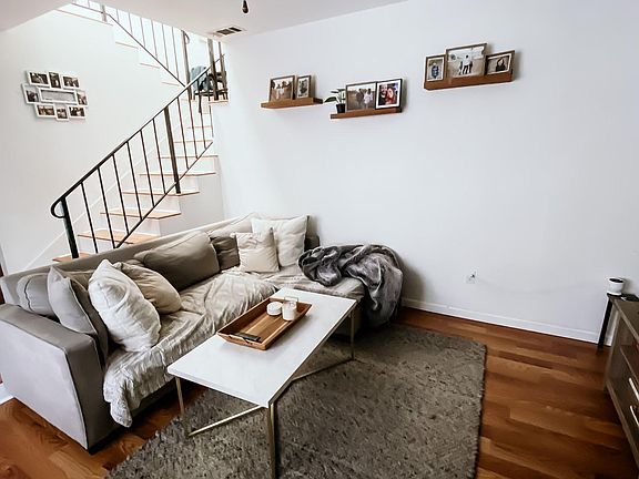 3rd image of 5184 Bienville Walk