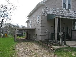 3rd image of 849 Lincoln St