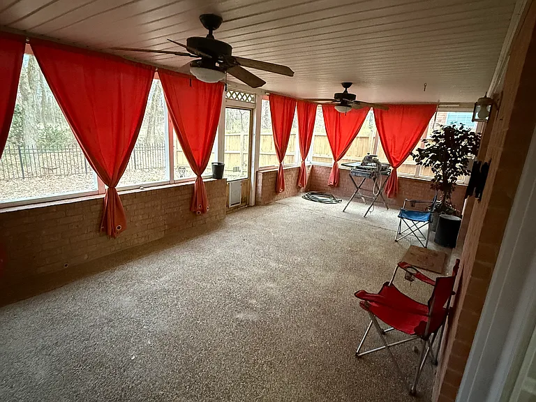 384 Fairway Oaks Dr — Photo 16