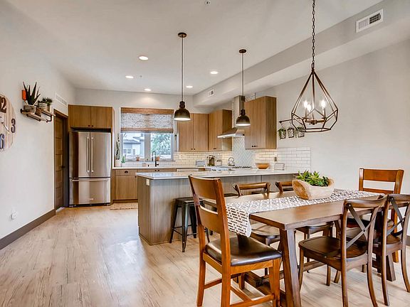 4th image of 3206 W 19th Ave