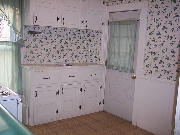 kitchen, side door, new linoleum