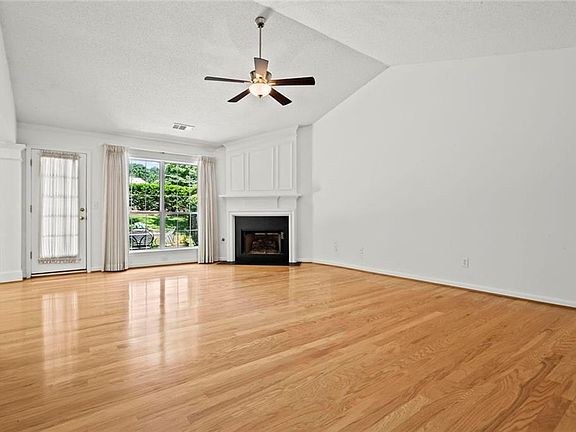5th image of 3445 Lakeheath Dr
