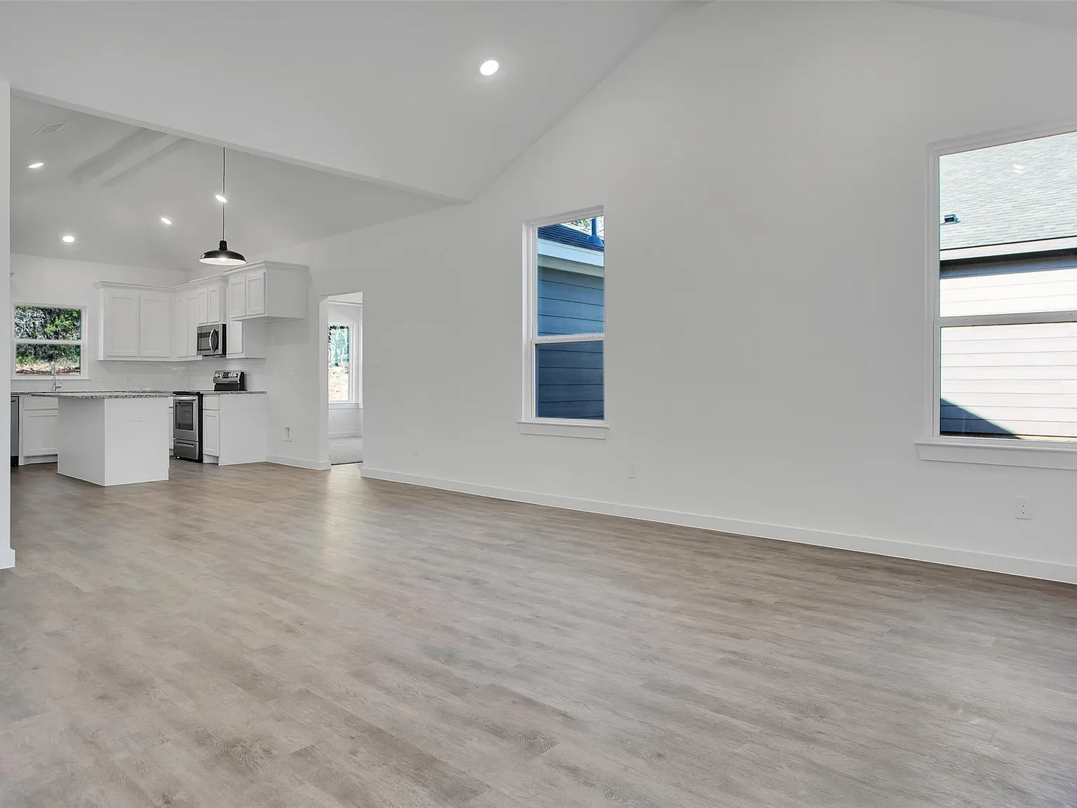 4 bed, 1590 sqft, $2,250 — Photo 1