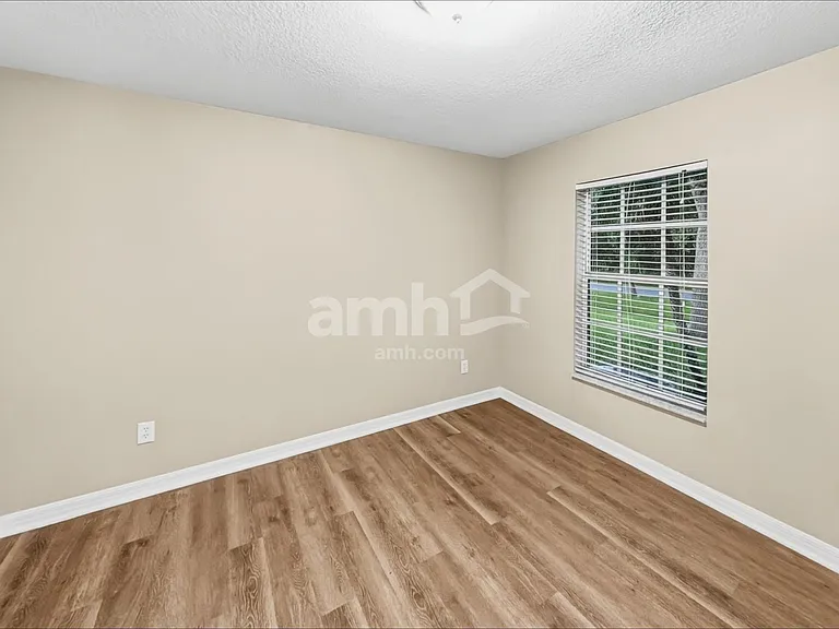 1668 SE Nancy Ln — Photo 14