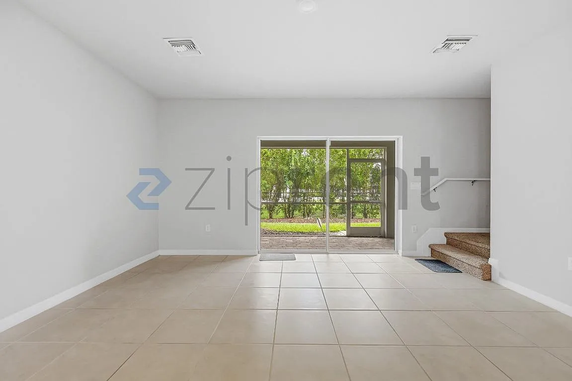 3 bed, 2.5 bath, 1525 sqft, $2,299 — Photo 4