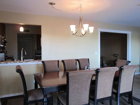 Dining rm, kitchen window