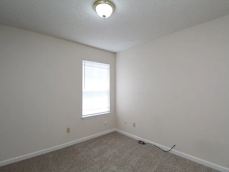 601 N 61st Ave #A — Photo 9