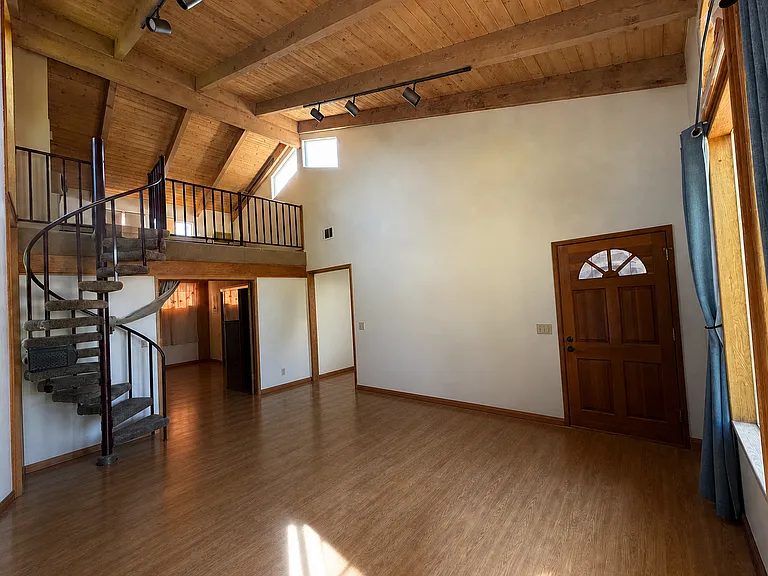 1773 Royal Way — Photo 1