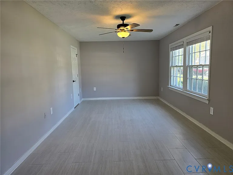 419 Airycrest Dr — Photo 31