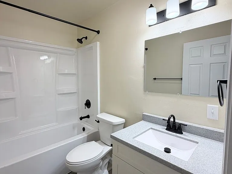 2740 Maple Dr — Photo 2