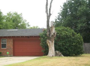 6400 Martha Ln, Fort Worth, TX 76112