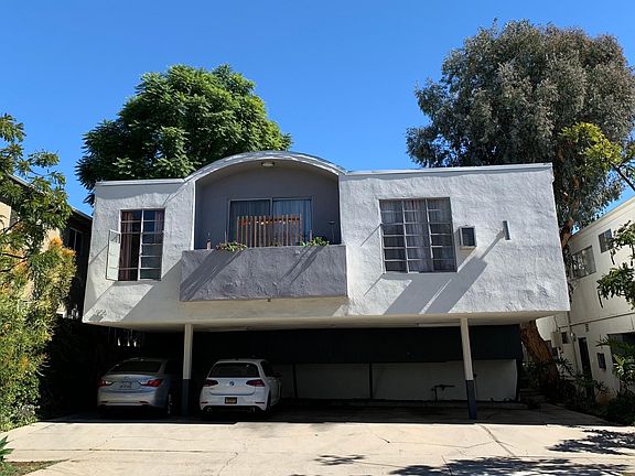 2nd image of 906 N Sweetzer Ave