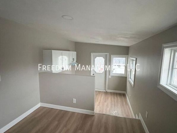 21 Mechanic St UNIT 1