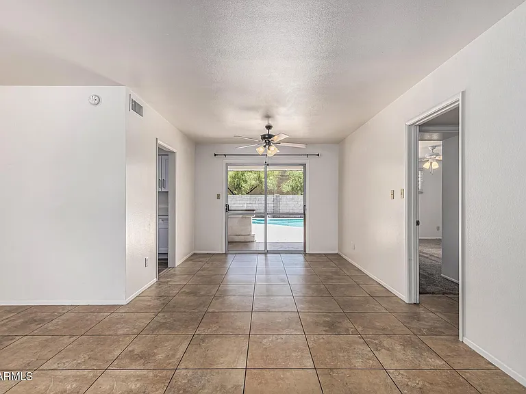 1213 E Riviera Dr — Photo 10