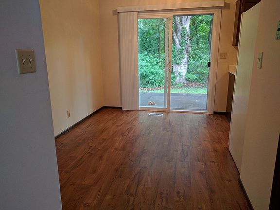 3rd image of 3415 W Richwoods Blvd
