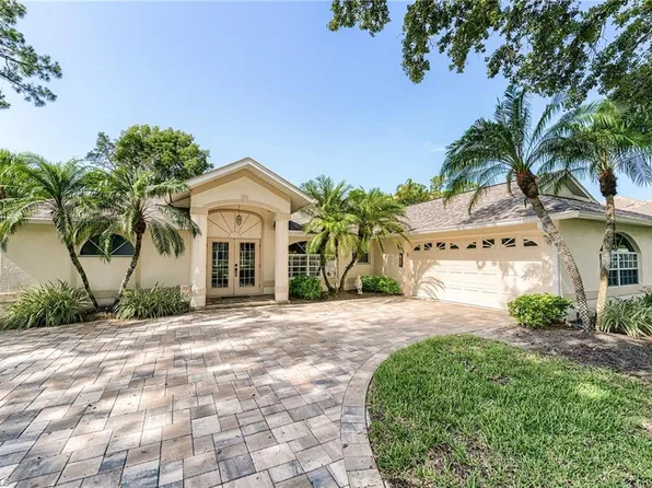 2059 Imperial CIR, NAPLES, FL 34110