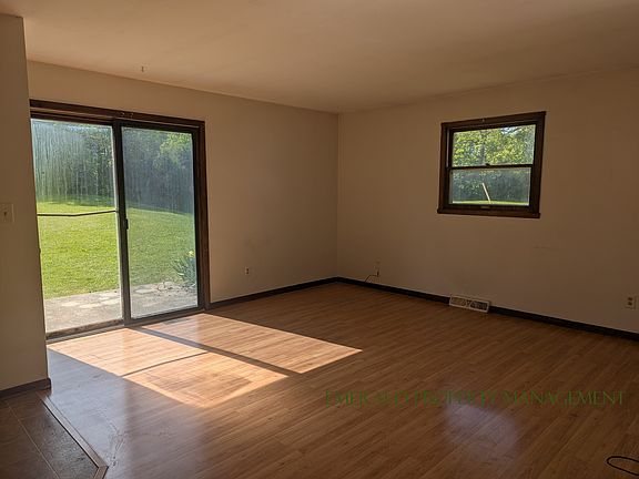 4th image of 4622 Yale Dr