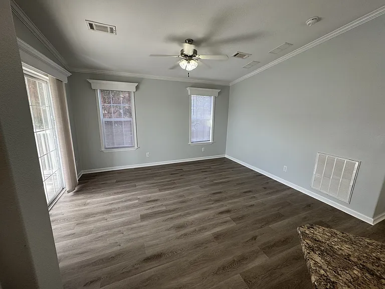 Lakeshore Landings — Photo 26