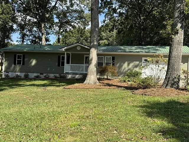 3 bed, $2,000 — Photo 1