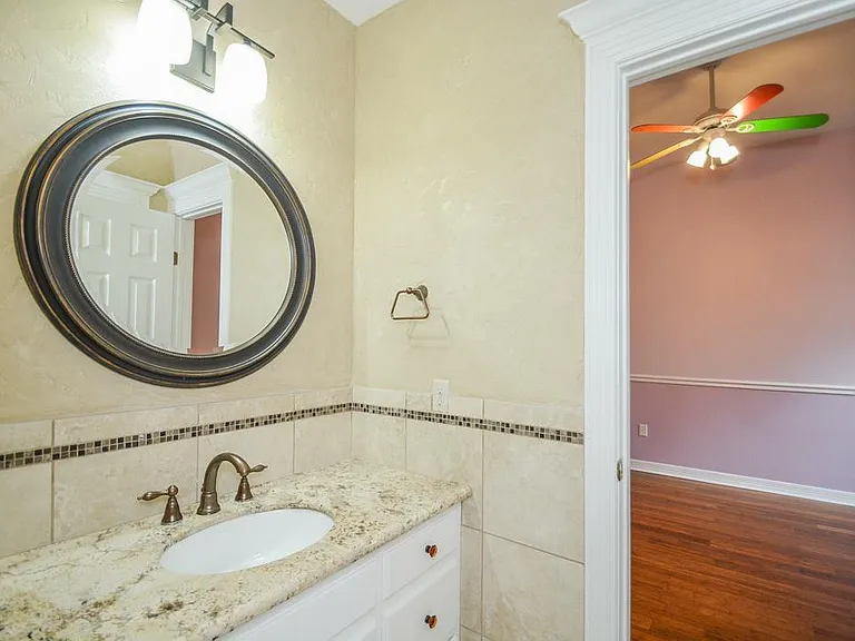 2326 Walnut Bend Ln — Photo 27