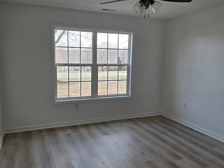 435 Free Stone Ave — Photo 16