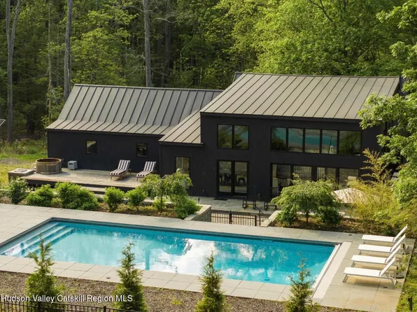 106 Chestnut Hill Road, Woodstock, NY 12498