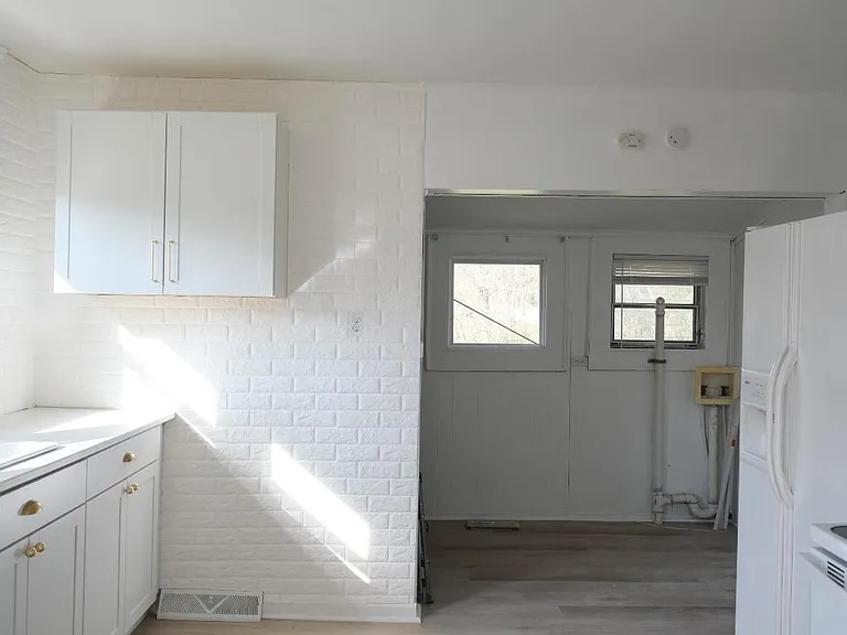 3038 Melita Ave — Photo 6